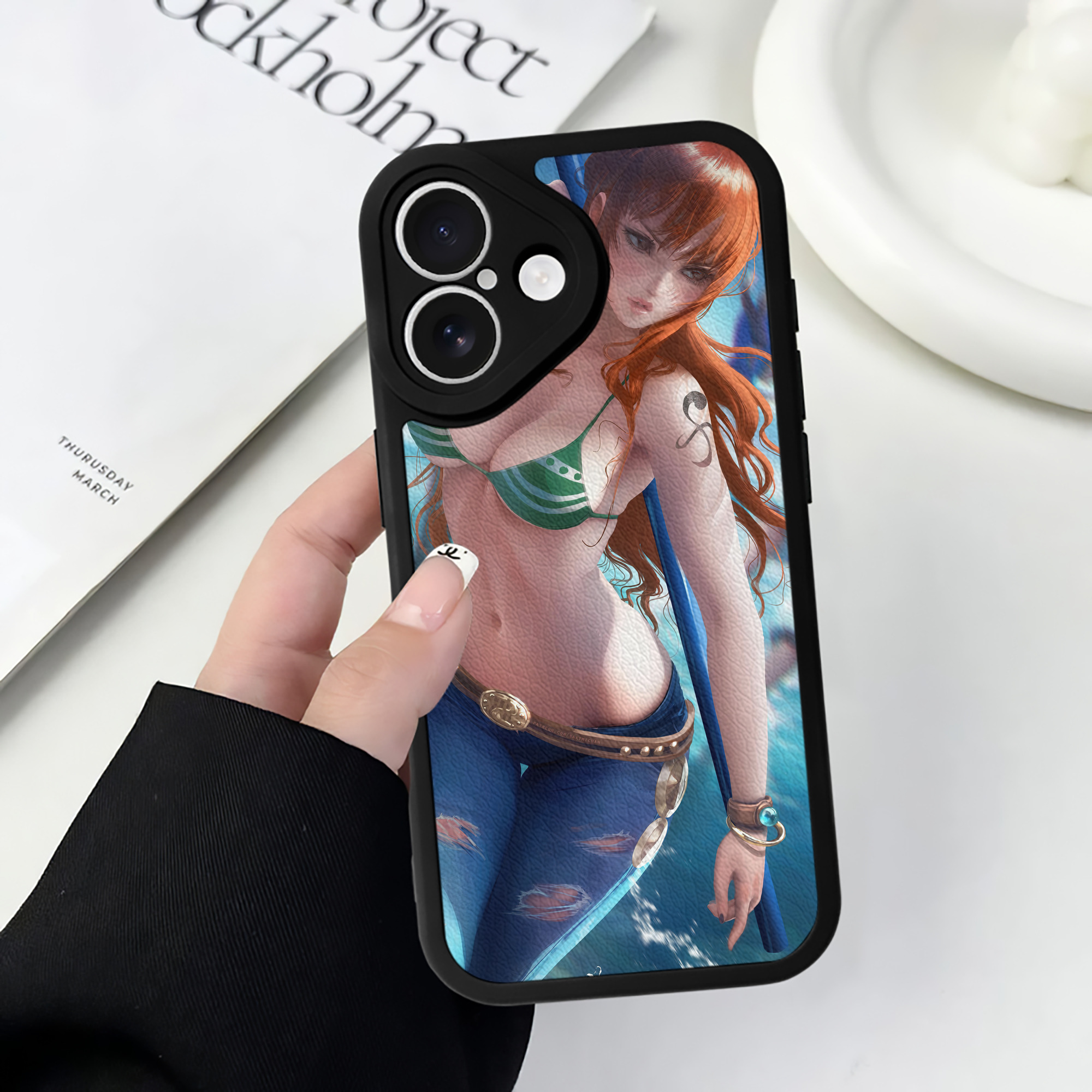 （画像用） ワンピース ONE PIECE 【iPhone 16シリーズ対応】シリコンスマホケース（レザー調） 材質：シリコン